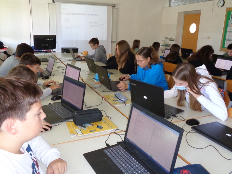 CodeWeek 2022 - II. O akovec
